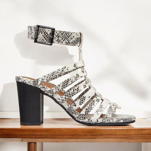 VIONIC Ankle Wrap Snake-print  3.5” Heeled Sandal Buckle Closure Size 7 NWOT - Picture 3 of 9